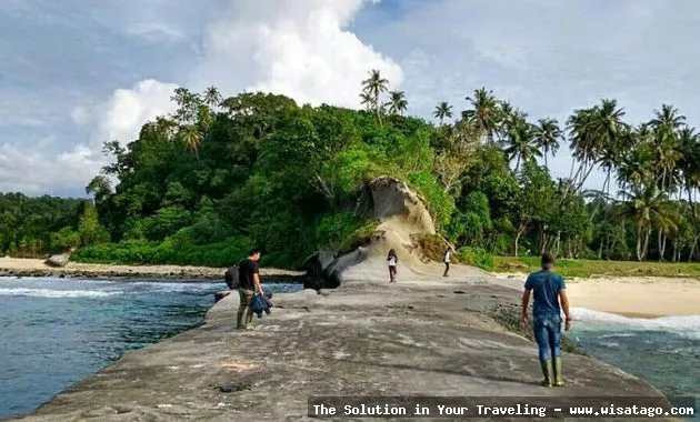 wisata SinabangSimeulueAceh: pantai yang menawan