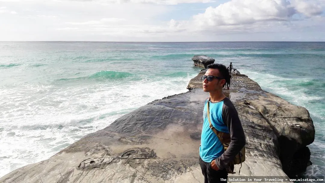 wisata SinabangSimeulueAceh: pantai yang memukau