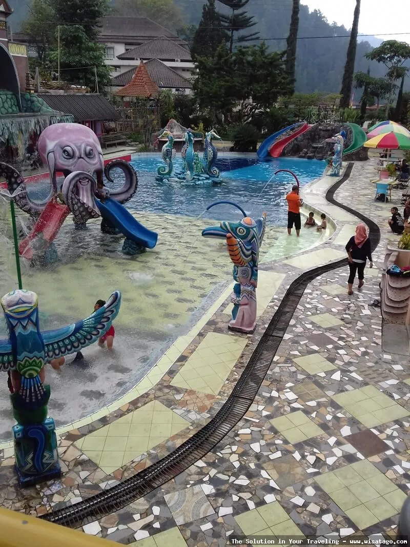 Wisata Taman Balekambang yang menawan