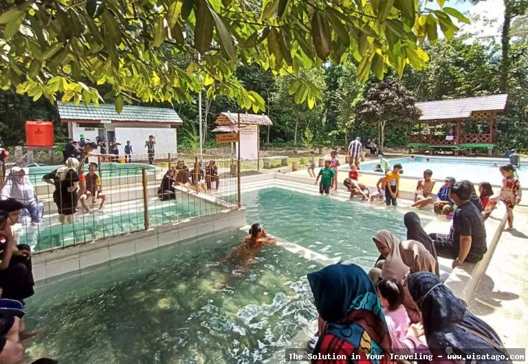 wisata Taman Pagoda Dabo Singkep memukau