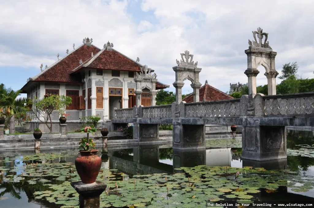 Wisata Taman Ujung Karangasem yang mempesona