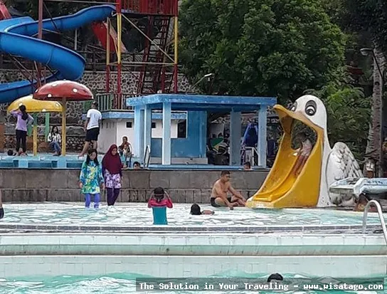 wisata Taman Wisata Tlogomas yang asri