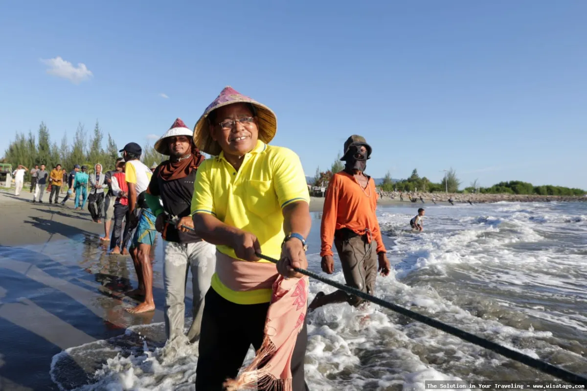 Wisata TARIK PUKAT DESA SUA SUA seru.