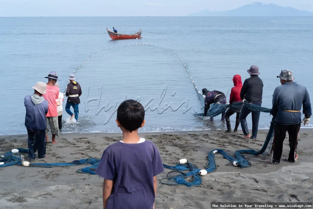 Wisata TARIK PUKAT DESA SUA SUA seru.