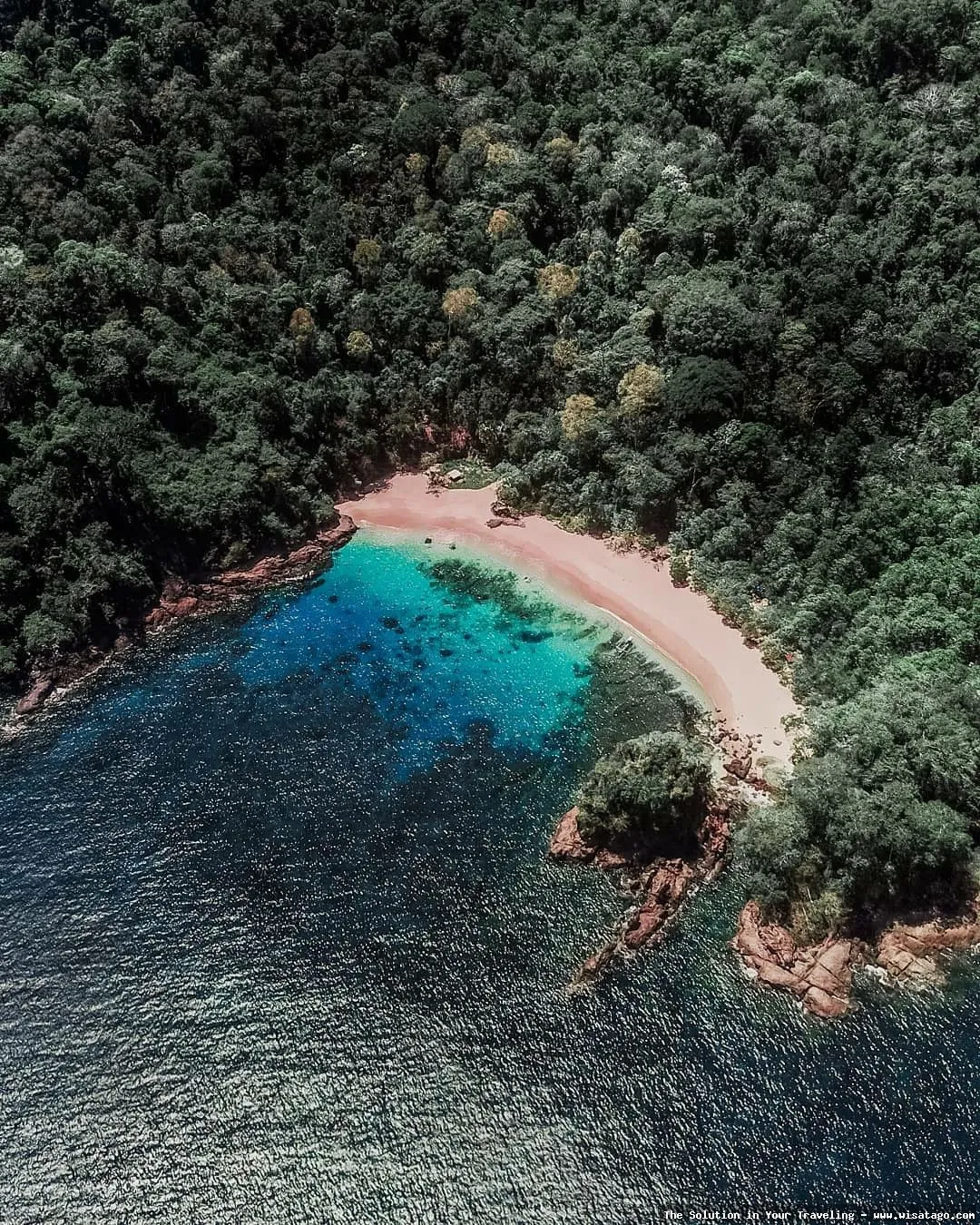 wisata Teluk Hijau, pantai menawan