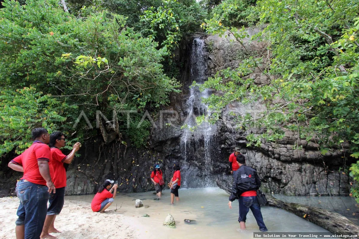 wisata Teluk Hijau, pantai menawan