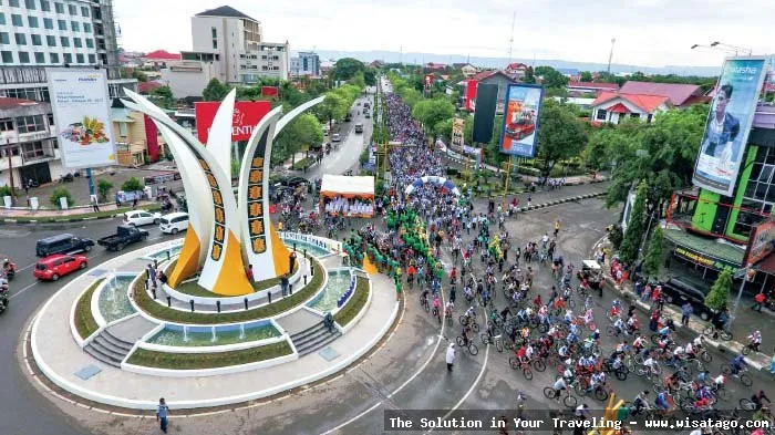 wisata Tugu Simpang Lima yang ikonis
