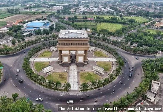 wisata Tugu Simpang Lima yang ikonik