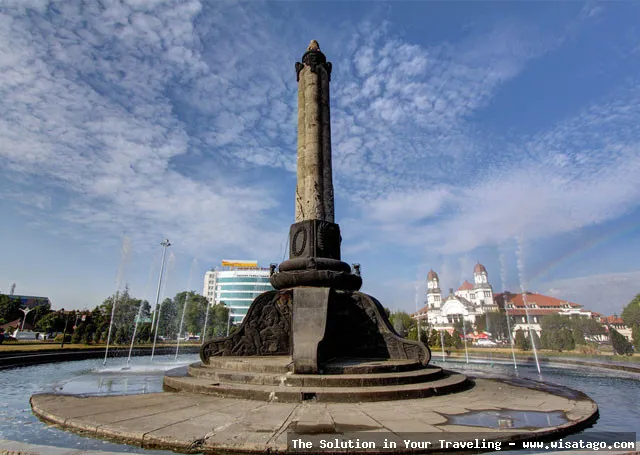 Wisata Tugu Simpang Lima yang ikonik