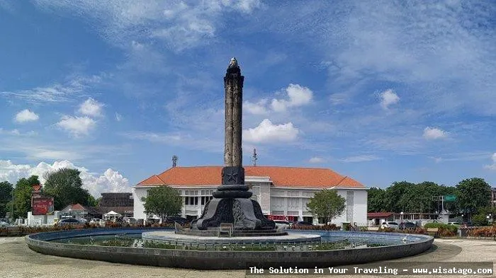 wisata Tugu Simpang Lima yang ikonis