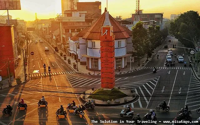 wisata Tugu Simpang Lima yang ikonis