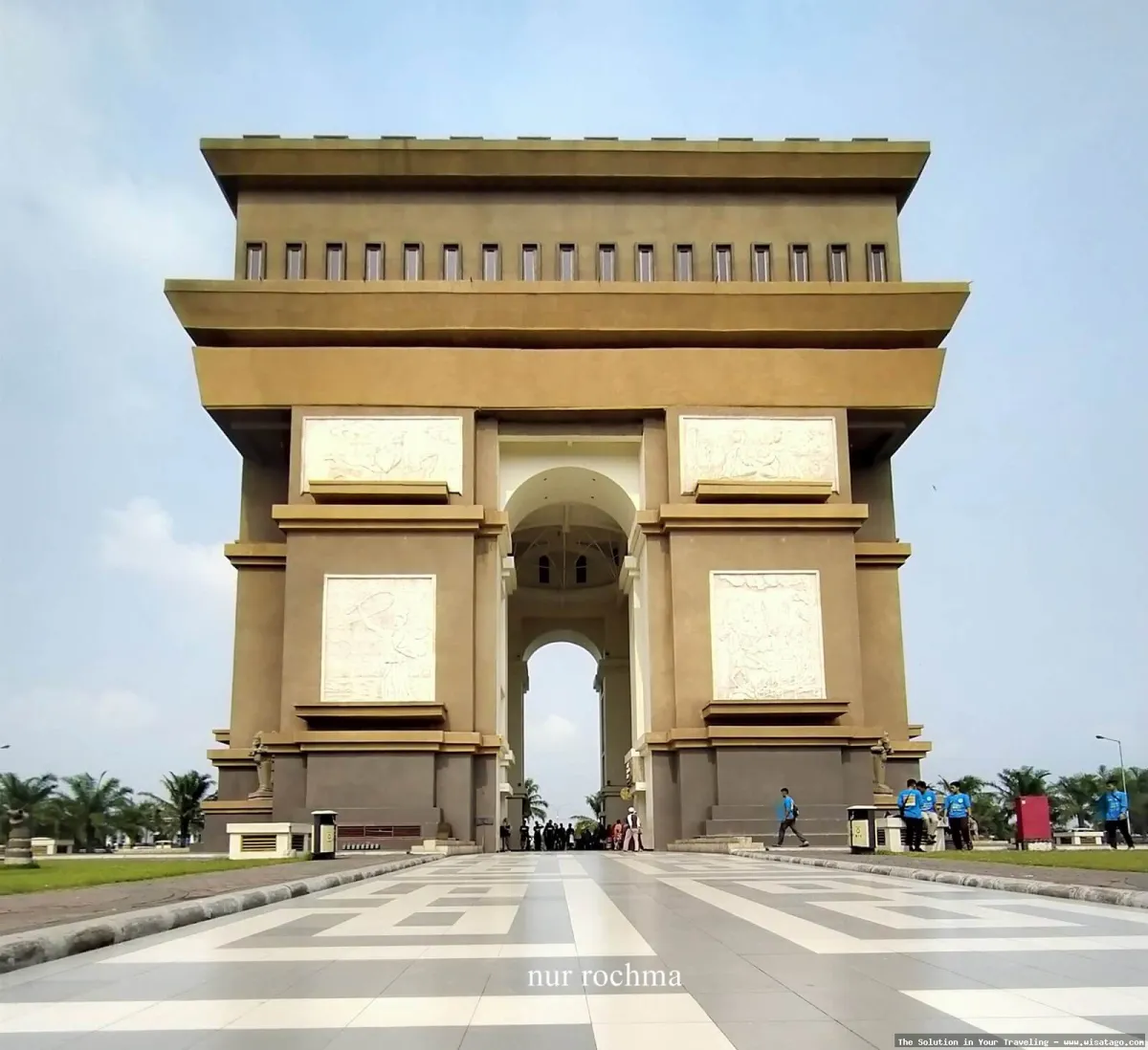 Wisata Tugu Simpang Lima yang ikonis