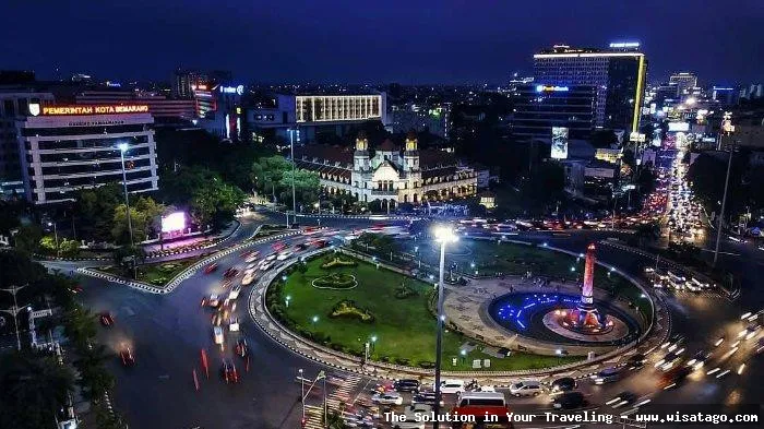 Wisata Tugu Simpang Lima yang ikonik