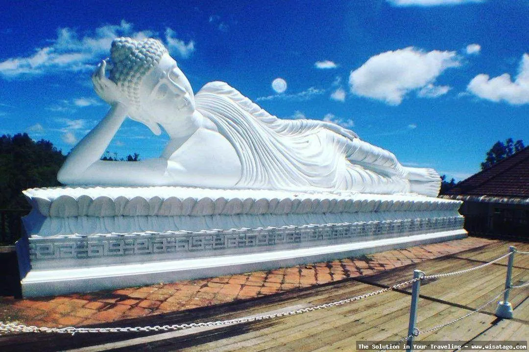 Wisata Vihara Dharma Dwiepa yang indah