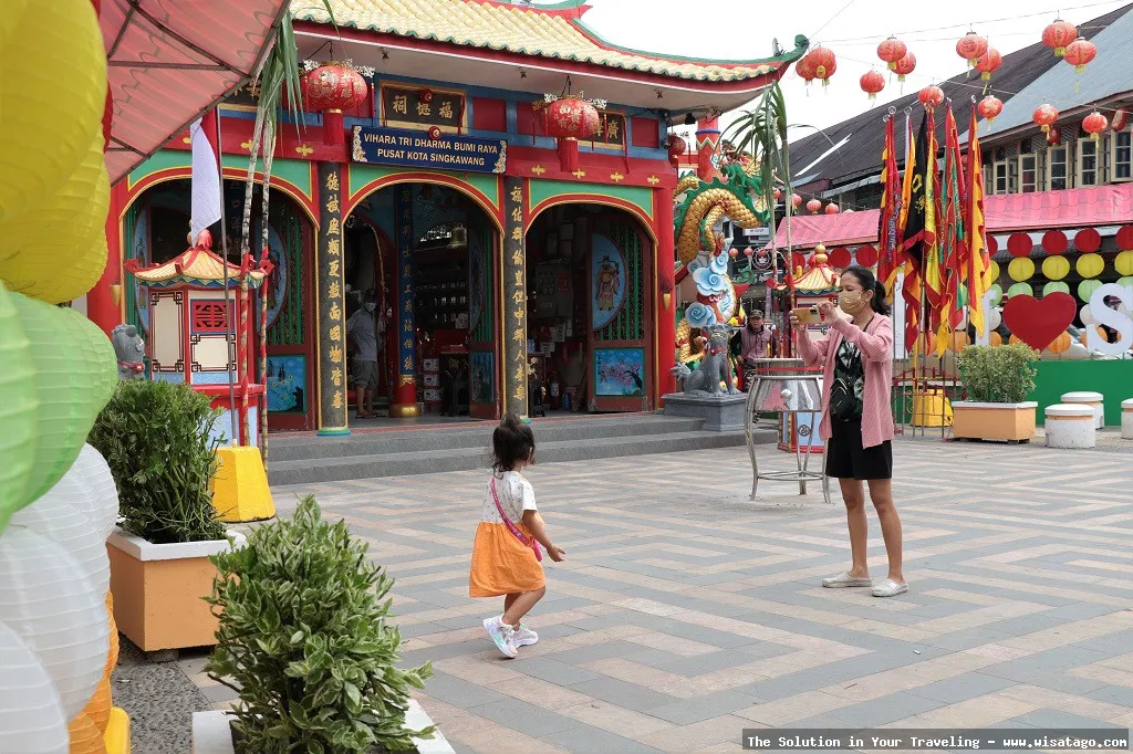 Wisata Vihara Dharma Dwiepa yang tenang