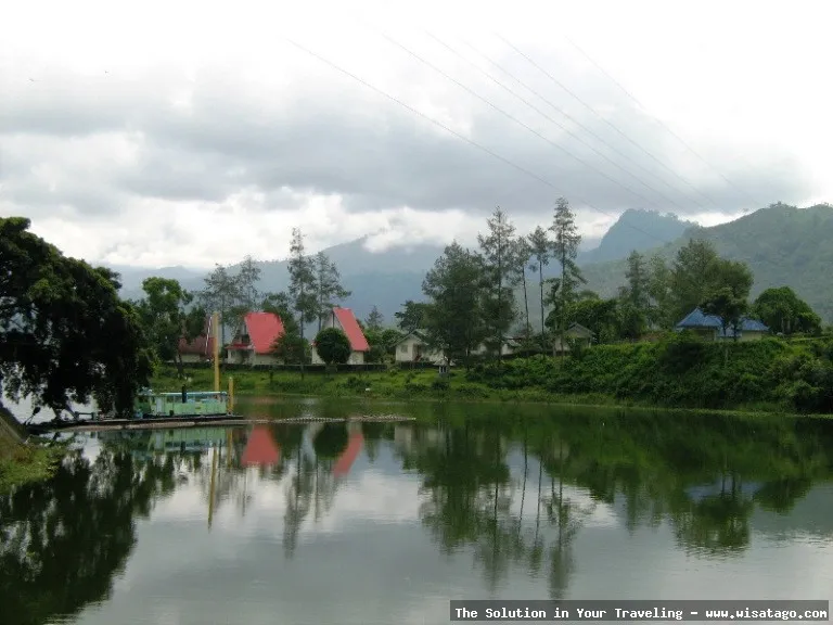 Wisata Waduk Selorejo, pemandangan indah.