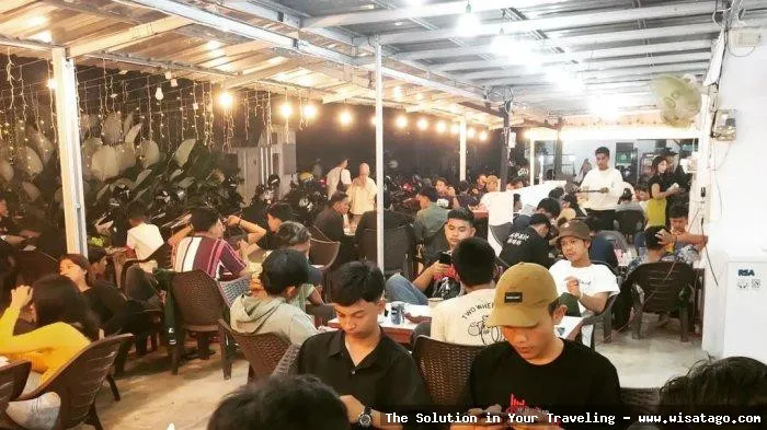 Wisata Warkop Caplung yang legendaris.