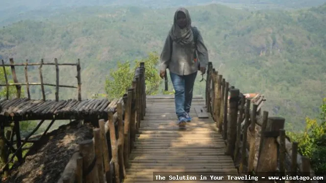Wisata Watu Lawang yang mempesona.