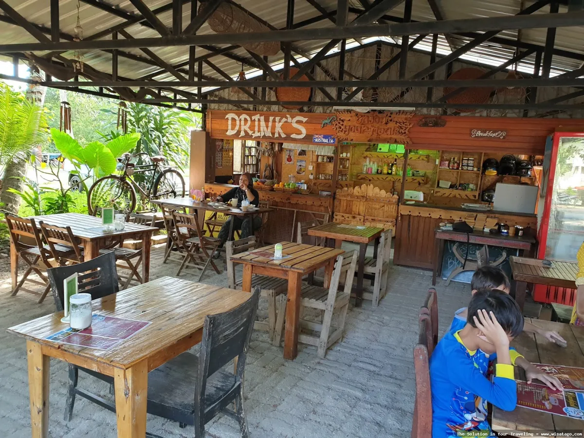 Yunan Cafe Pantai Ganting memukau.