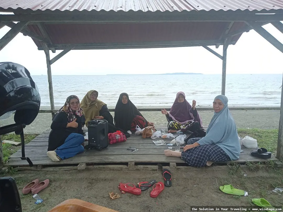 Yunan Cafe Pantai Ganting memukau.